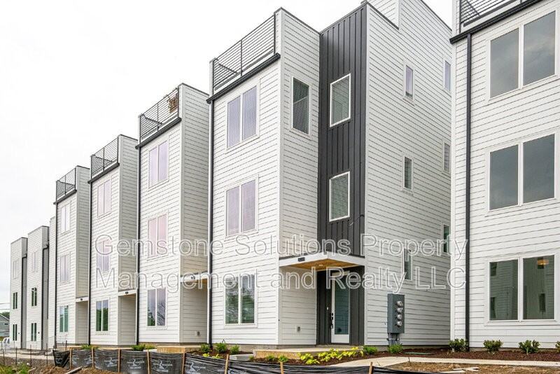 512 Cliff Cir - Photo 2 of 50