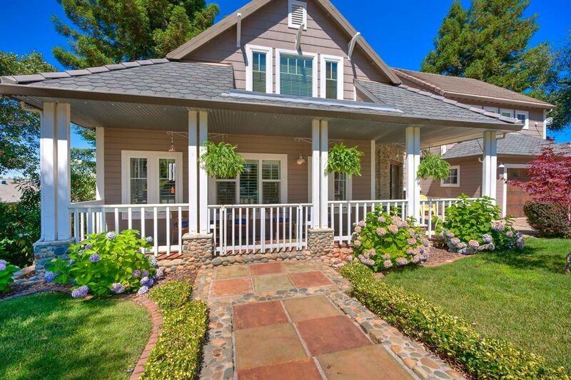 12422 Homestead Way - Photo 3 of 37