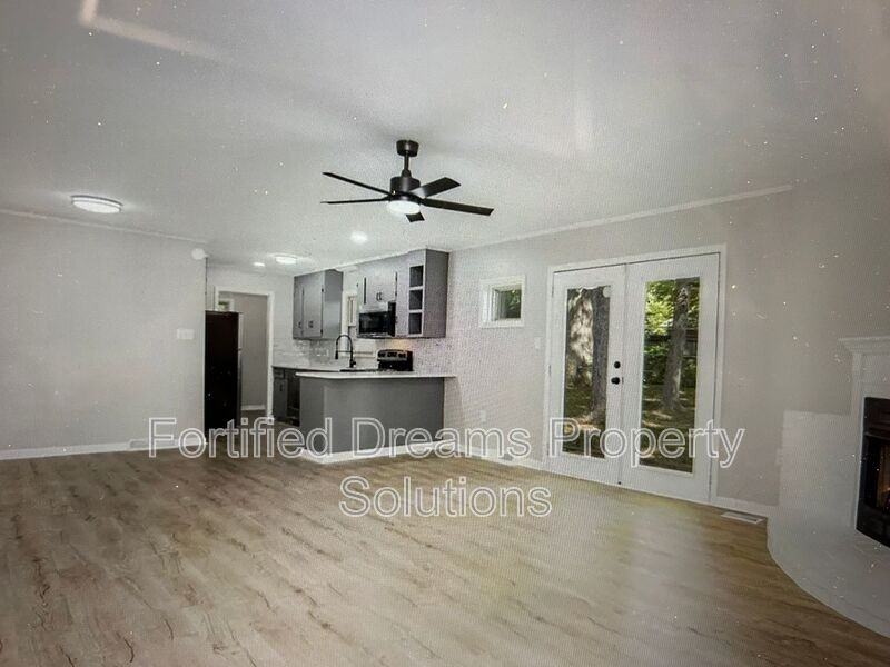 1141 Carolina Cir - Photo 7 of 24