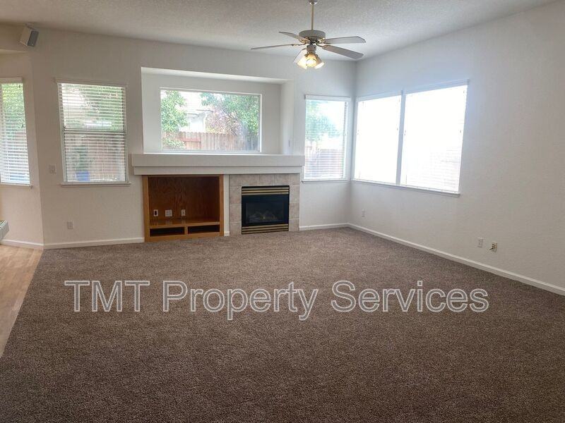 9265 Horsham Ct - Photo 3 of 34