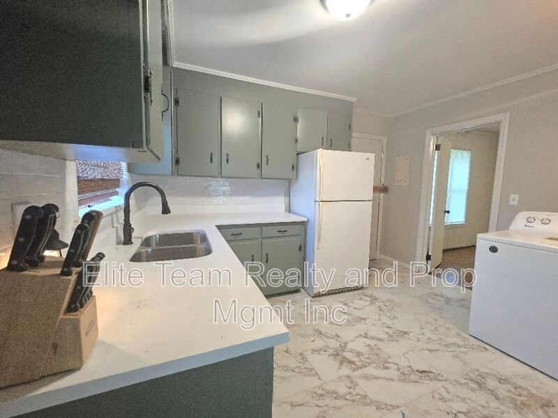 809 Wilbrown Cir - Photo 4 of 23