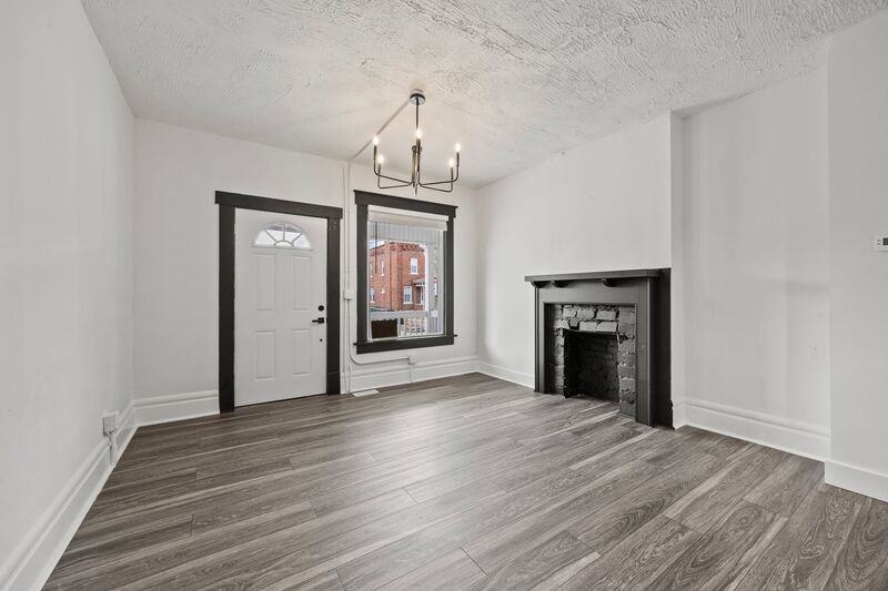 945 E Whittier St - Photo 3 of 19