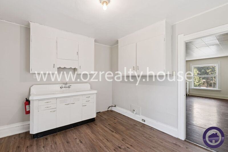 2727 Robinwood Avenue #2 - Photo 7 of 17