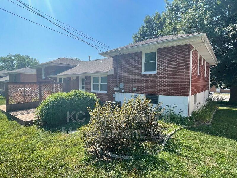 236 Bonaire St - Photo 2 of 19