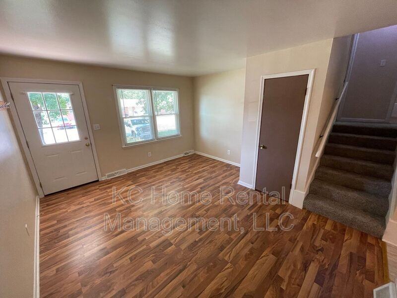 236 Bonaire St - Photo 3 of 19