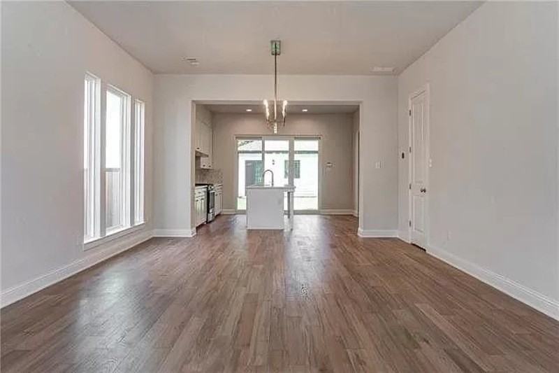 3205 Forest Park Blvd - Photo 2 of 9