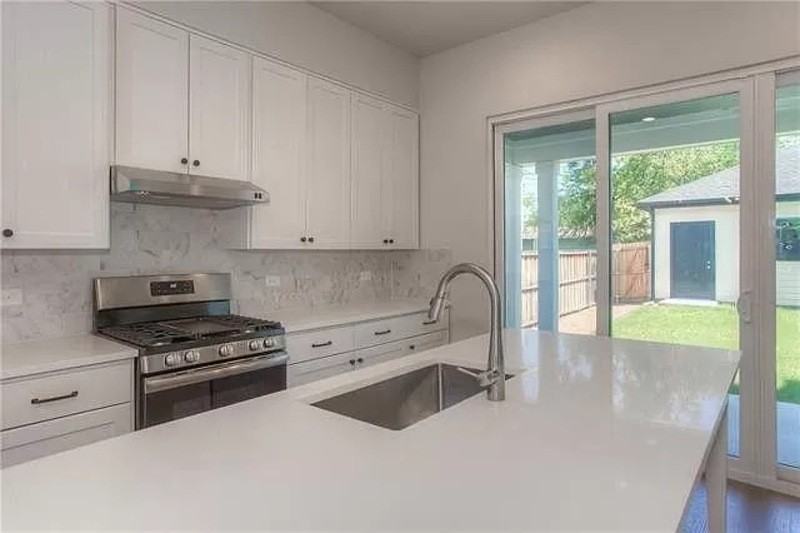3205 Forest Park Blvd - Photo 4 of 9