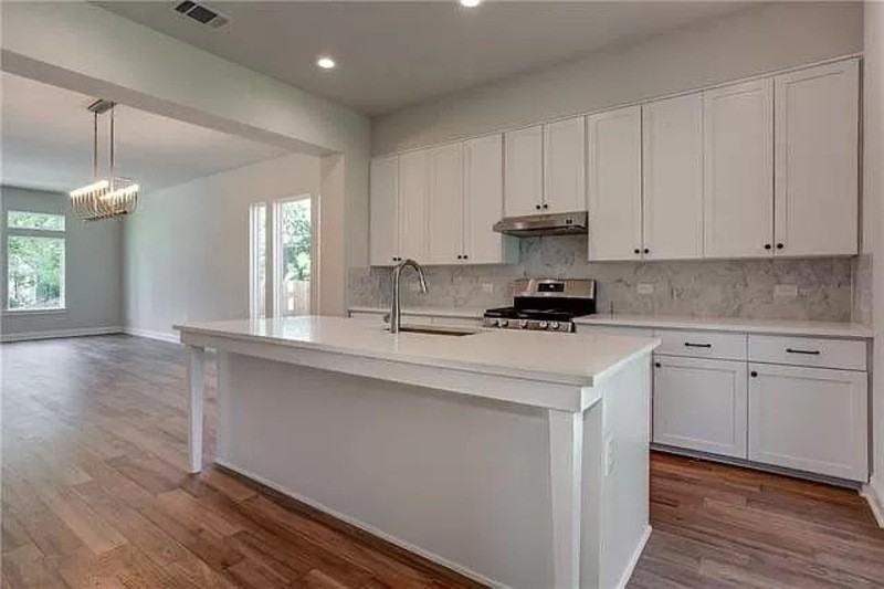 3205 Forest Park Blvd - Photo 5 of 9