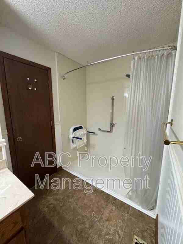 4084 N Lexington Ln - Photo 2 of 28