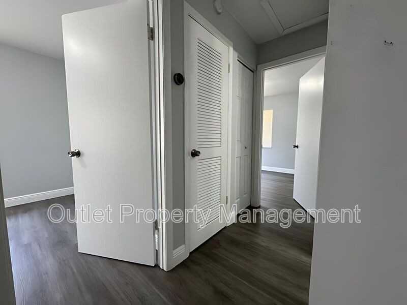 442 S Hill Ave - Photo 7 of 13