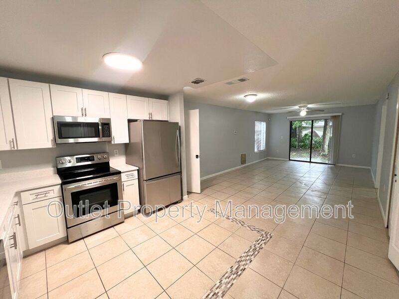411 Slumber Ln - Photo 2 of 13