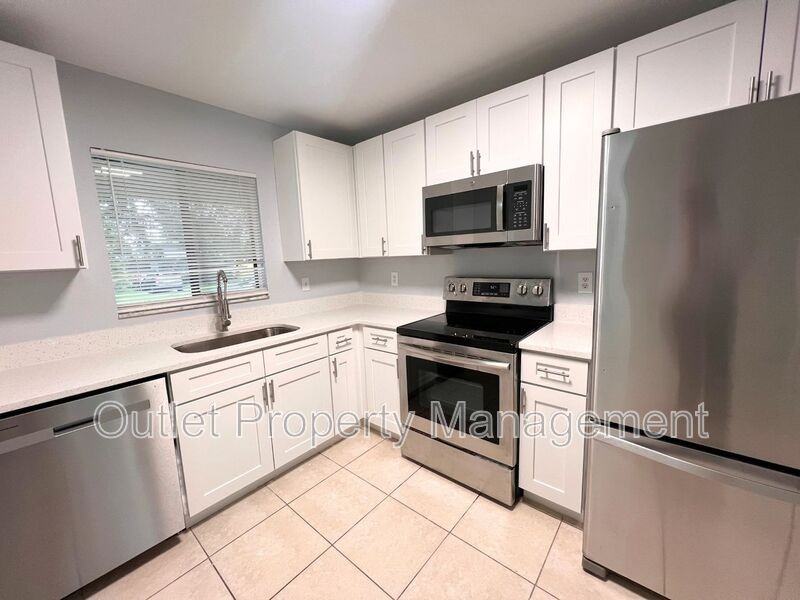 411 Slumber Ln - Photo 3 of 13