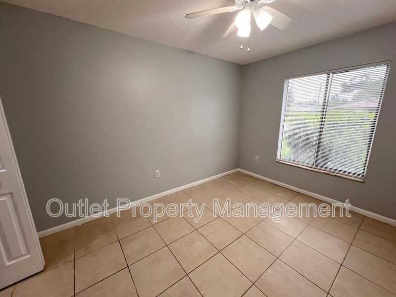 411 Slumber Ln - Photo 4 of 13