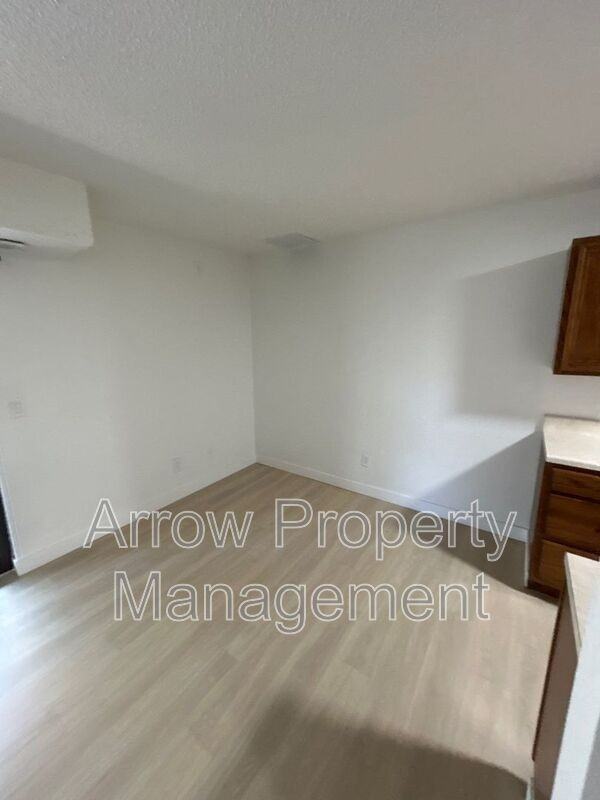 205 E Arbor Ave - Photo 7 of 13