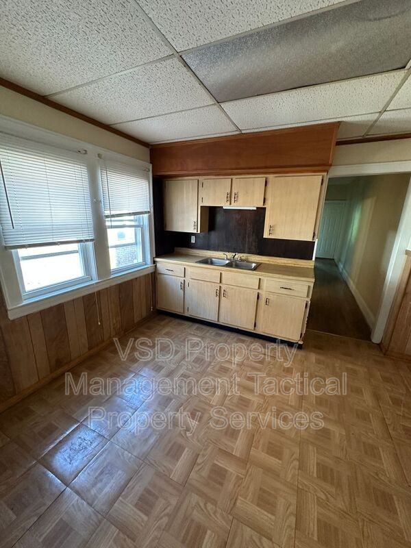 3289 East Blvd #3 - Photo 7 of 11