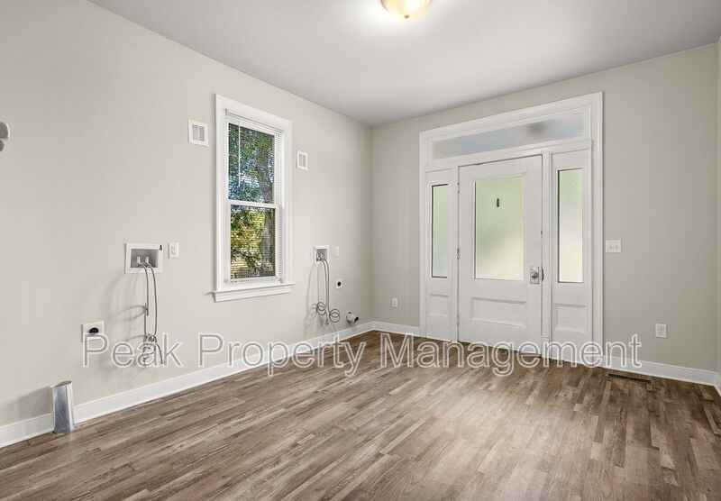 2 Dundee Avenue #2LOWER - Photo 4 of 18