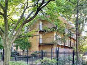 4610 N Dover St #2C - Photo 1 of 1