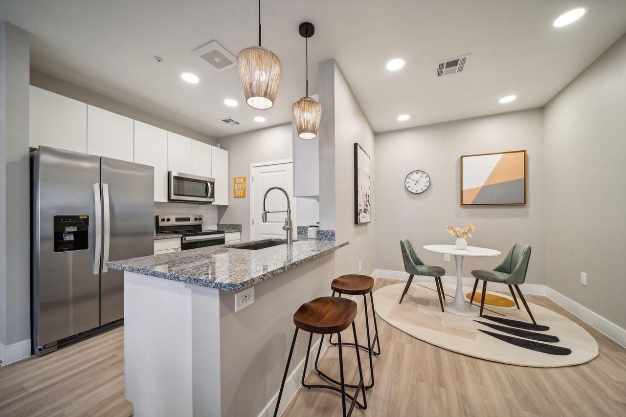 2 BD/2 BA Fully Furnished, Brand New Luxury Apartments, W/D Connections, Granite Countertops - Photo 6 of 50