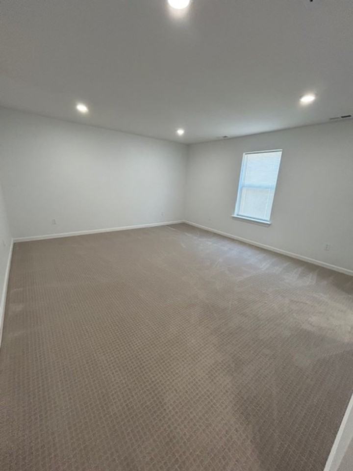 423 James Dr - Photo 5 of 13