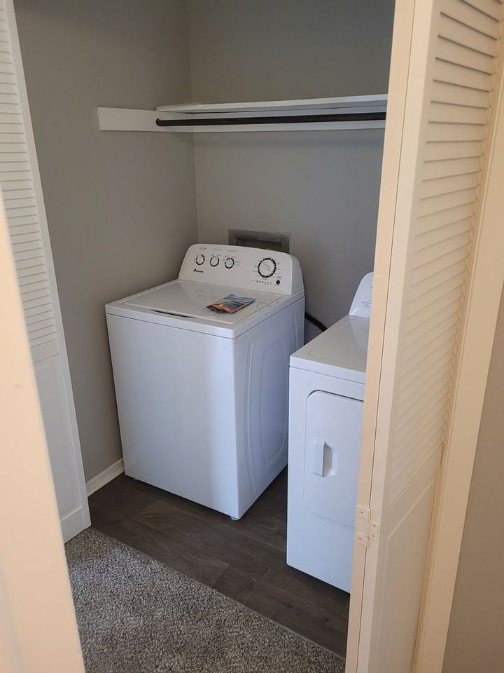 Pine Creek Apartments - Photo 5 of 19