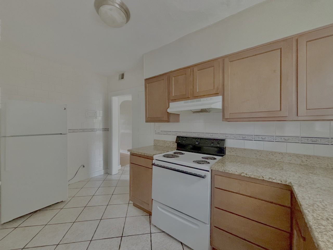 WARWICK APARTMENTS -- 039 - Photo 4 of 6