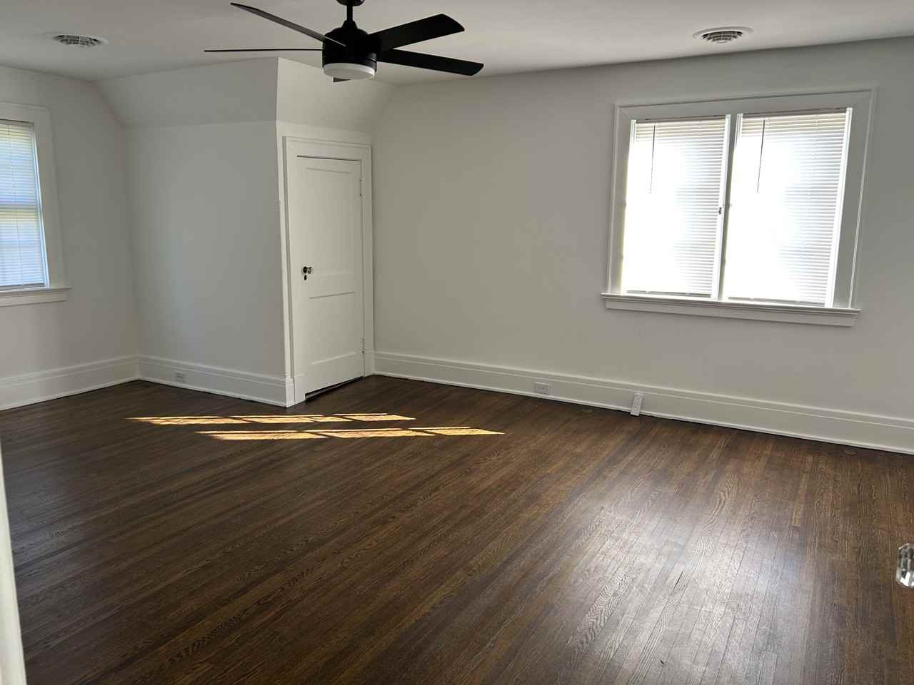 716 Riverside Drive - Photo 4 of 19