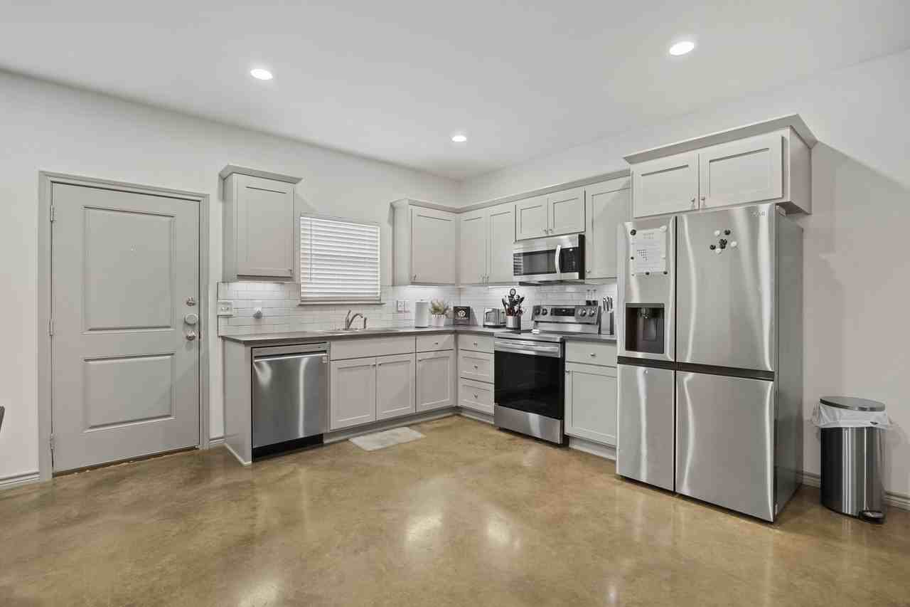 14235 CR 452 - Photo 3 of 20