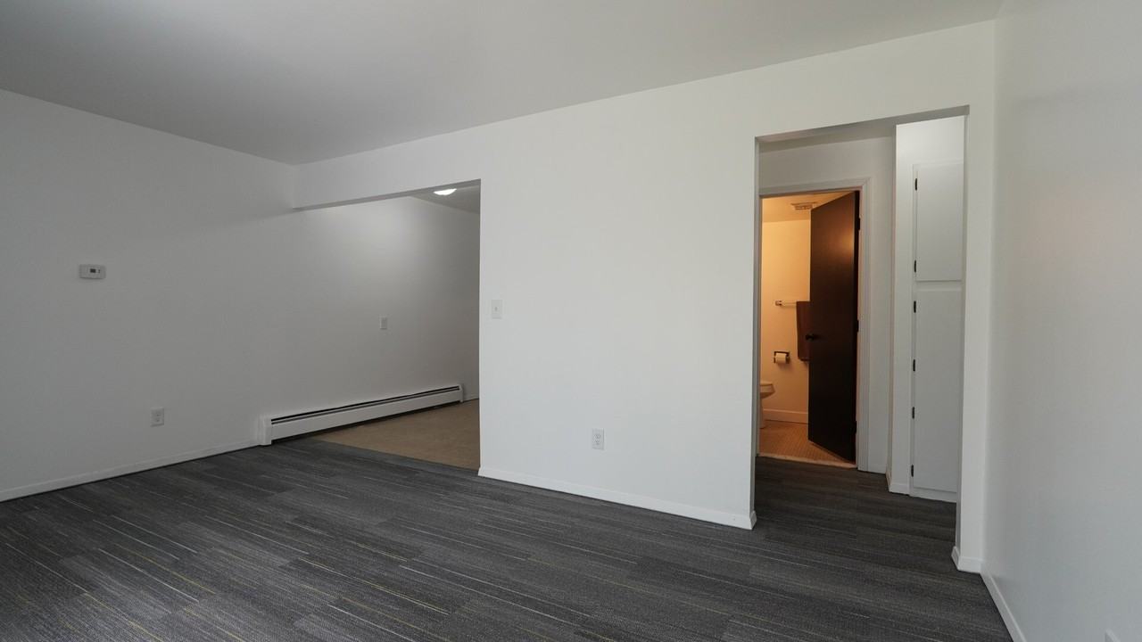 Main St East 211 - Photo 6 of 15