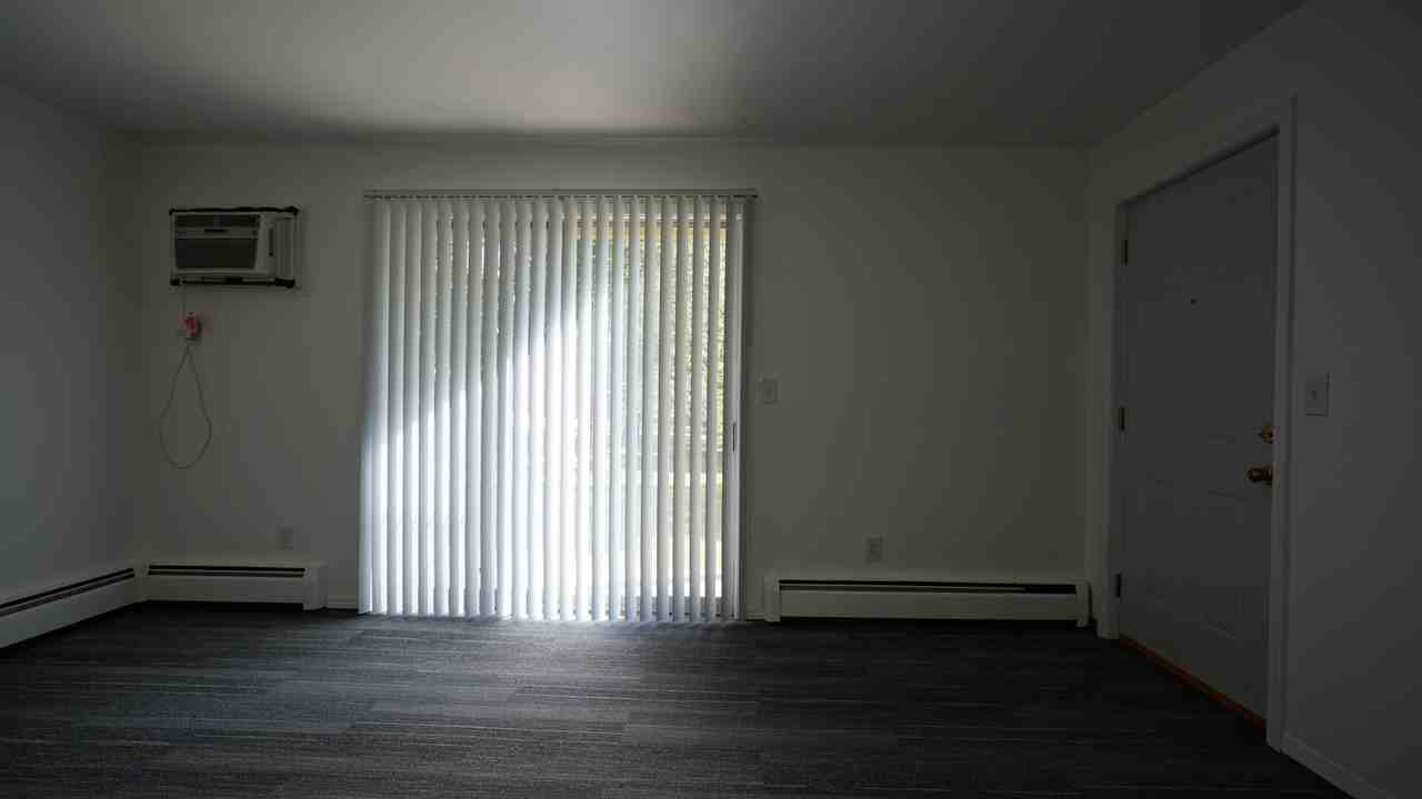 Main St East 211 - Photo 7 of 15