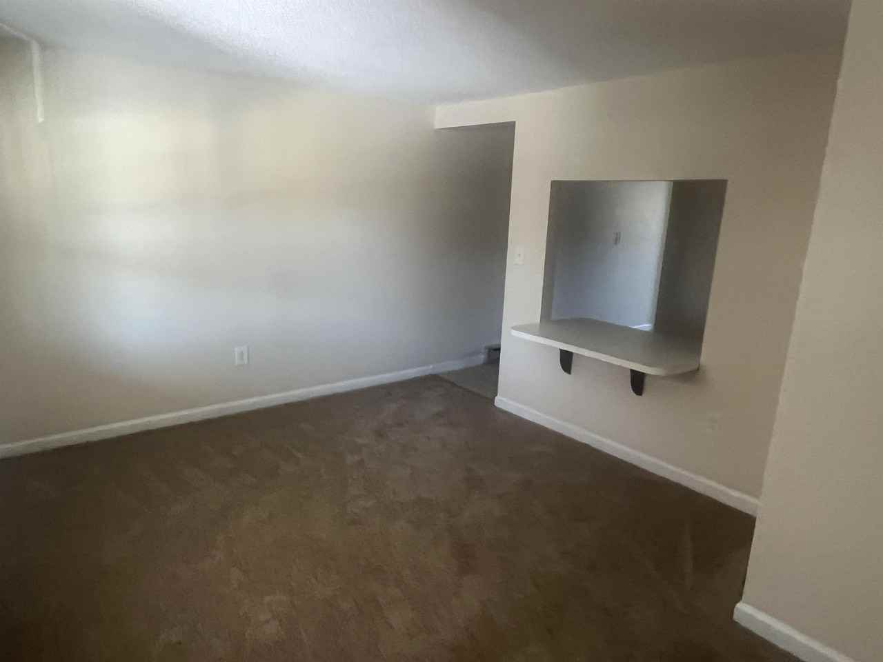 302 S Marshall St 8 - Photo 3 of 8