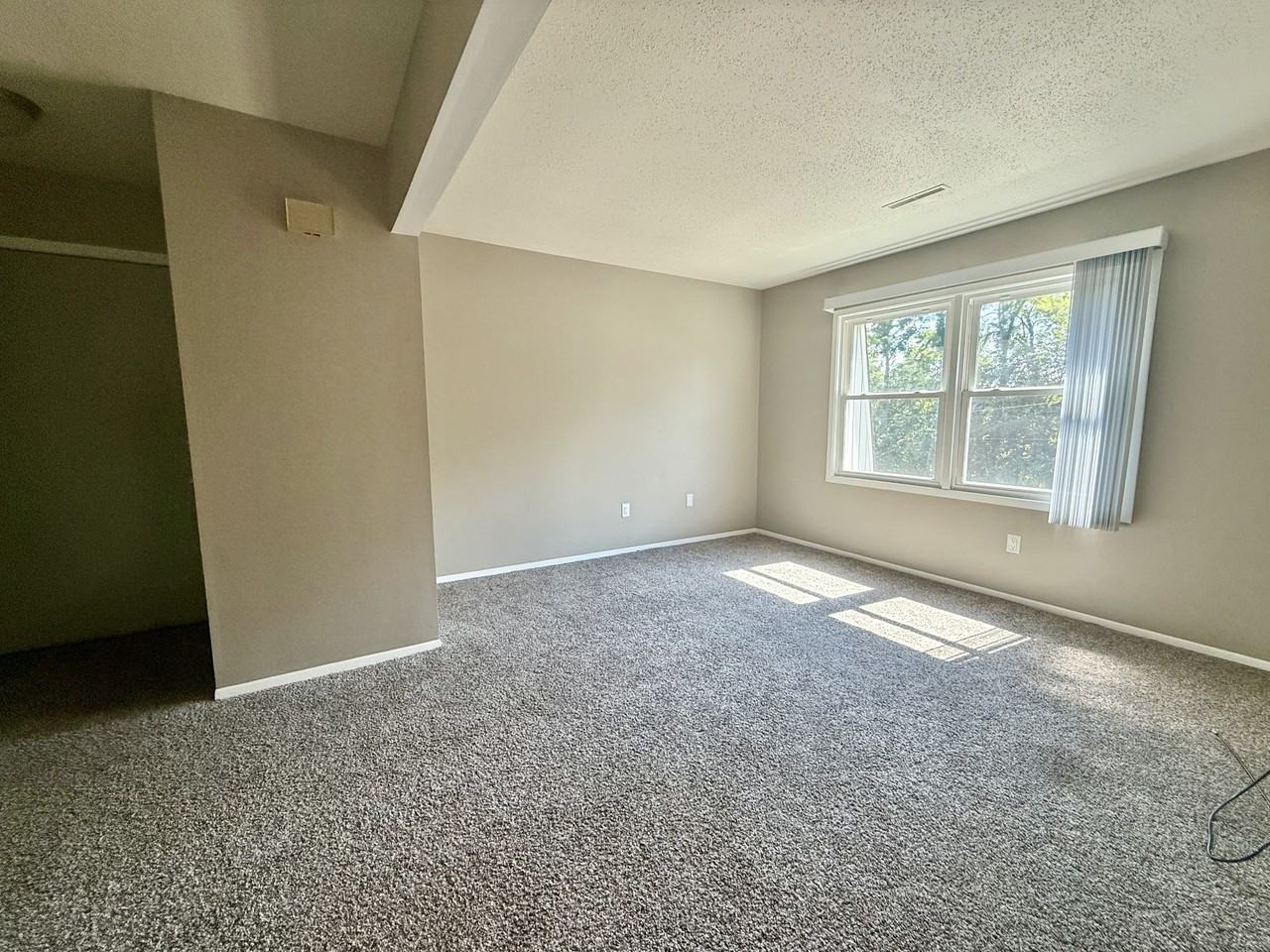 1301 91st Avenue West - Photo 3 of 30