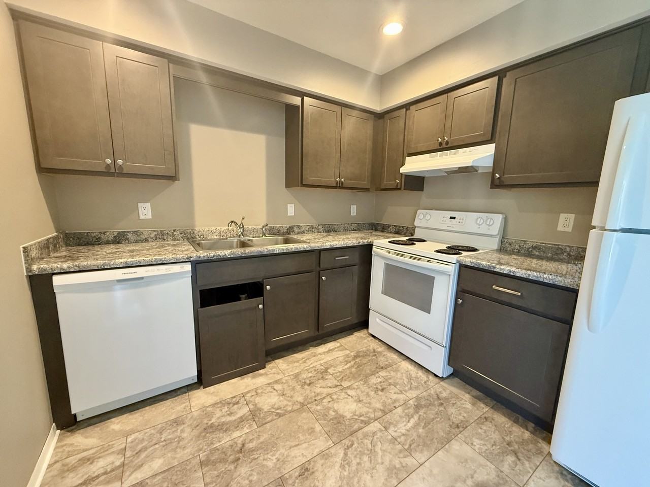 1301 91st Avenue West - Photo 6 of 30