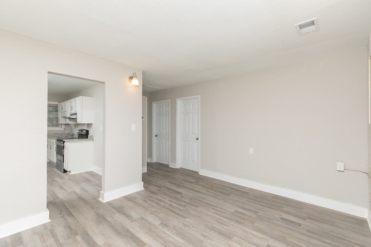 Duke Complex - Photo 5 of 11