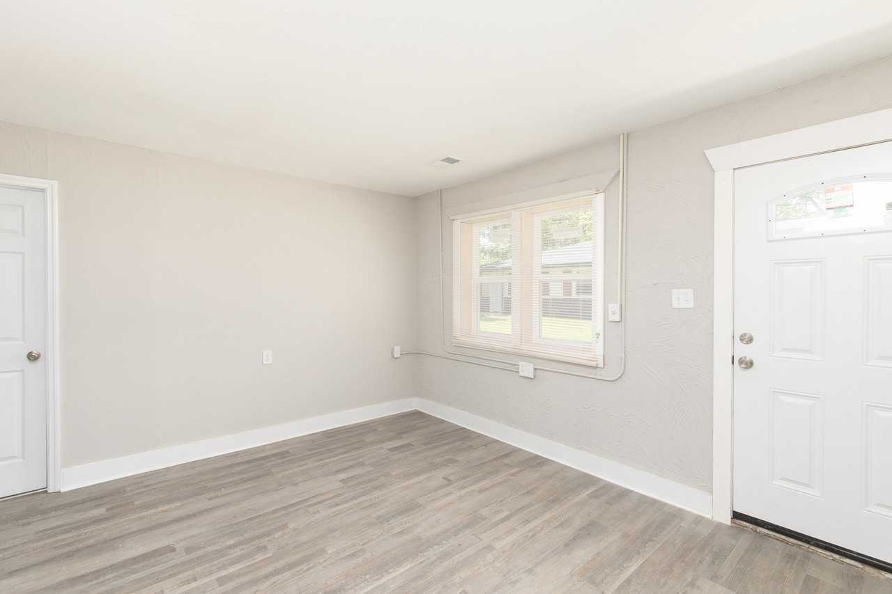 Duke Complex - Photo 6 of 11