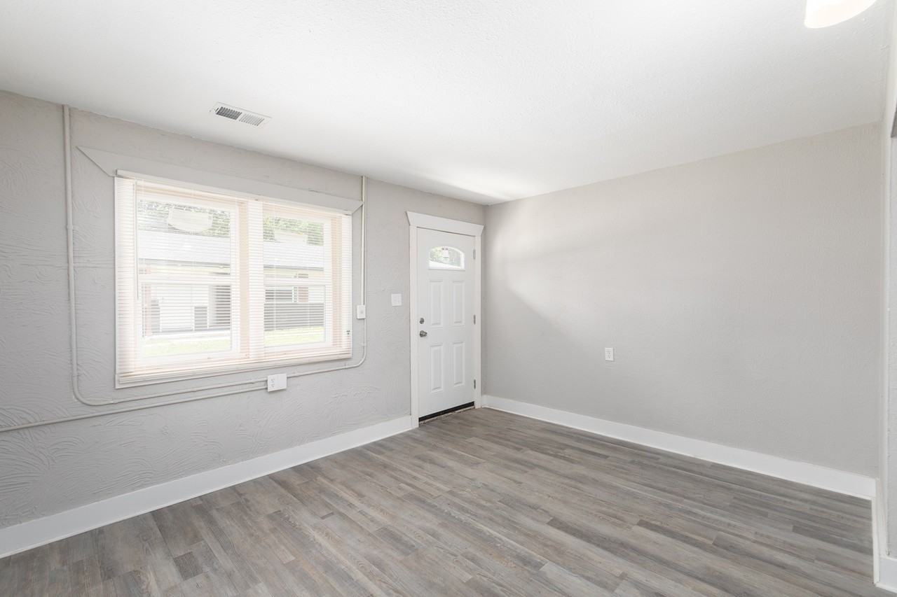 Duke Complex - Photo 7 of 11