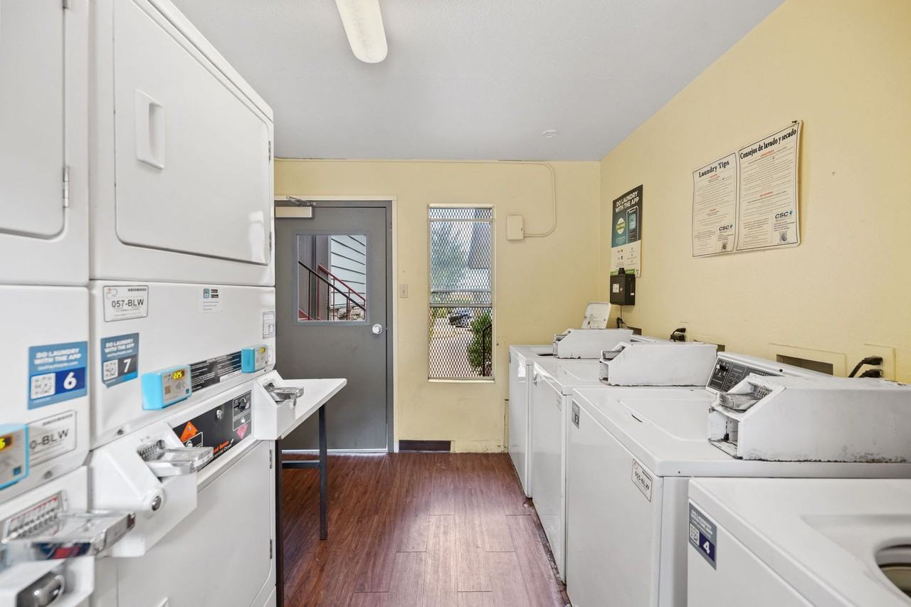 Awesome open Studio Apartments Close to Downtown - Photo 2 of 26