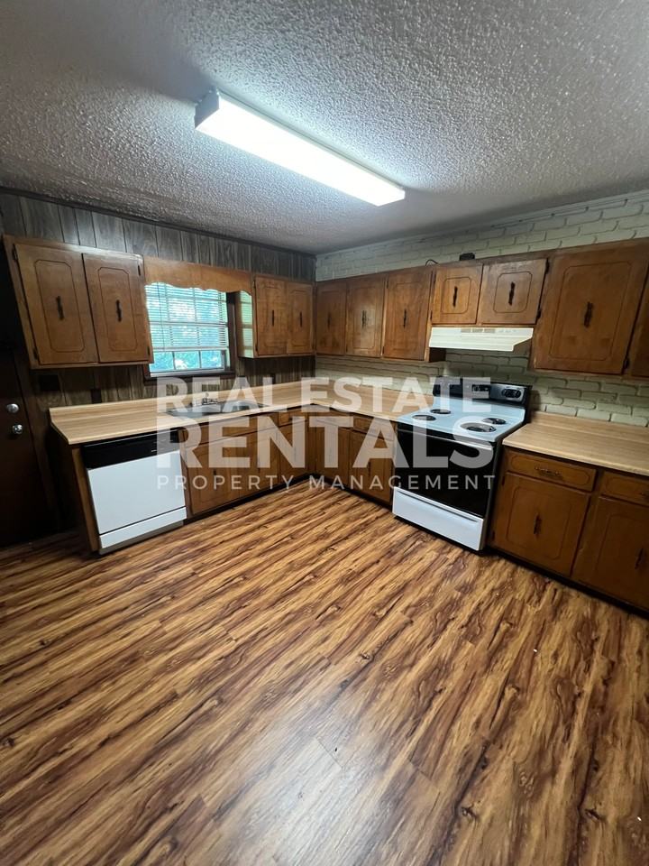 College Heights - Photo 3 of 9