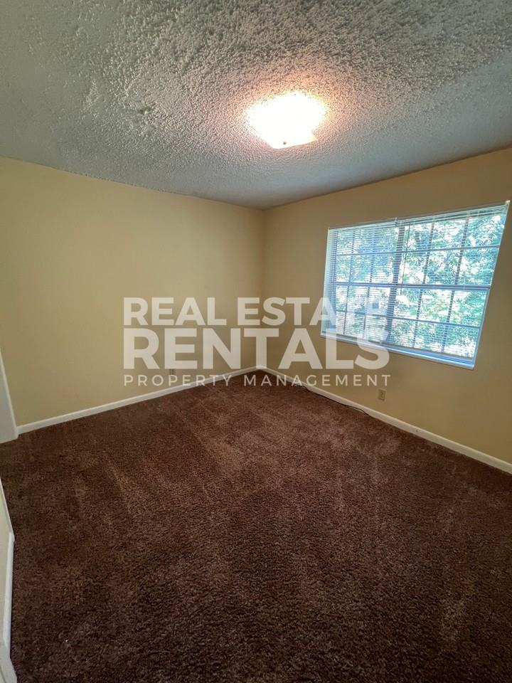 College Heights - Photo 6 of 9