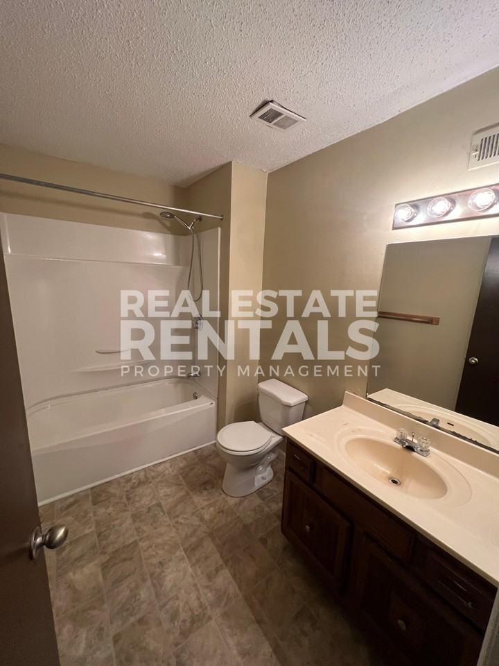 College Heights - Photo 7 of 9