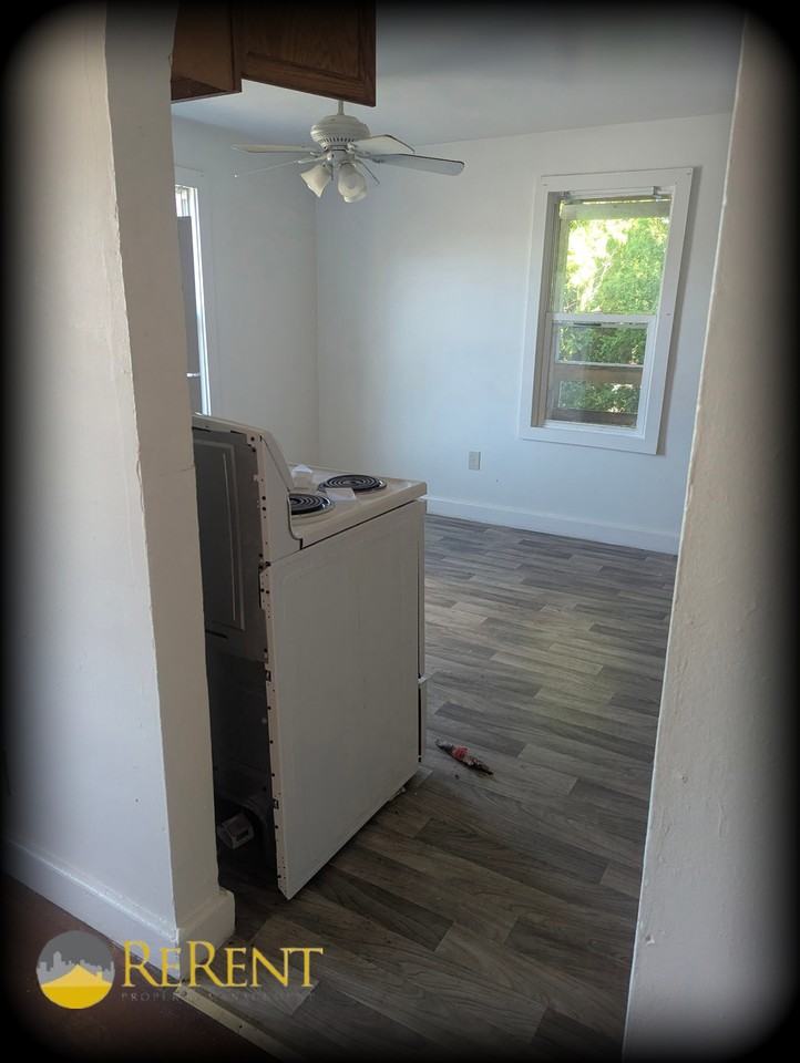 7 1/2 Adams Avenue - Photo 7 of 7