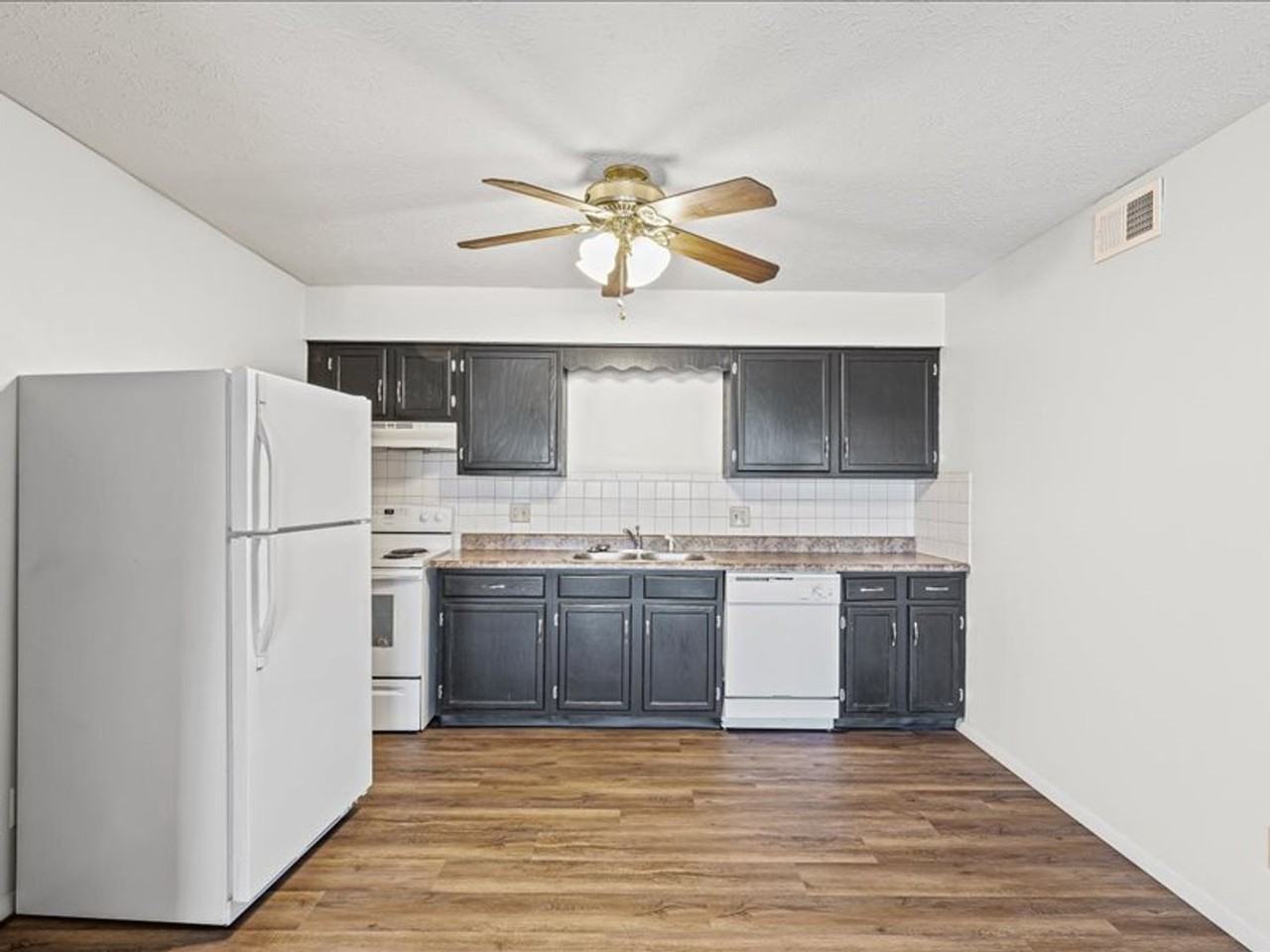 9 Willedrob Road - Photo 5 of 13