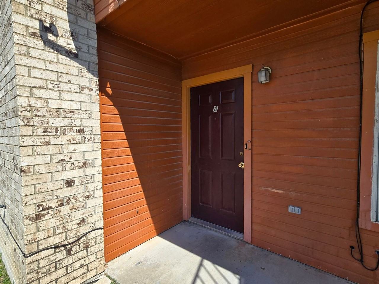 1007 Circle M Dr #A - Photo 2 of 12