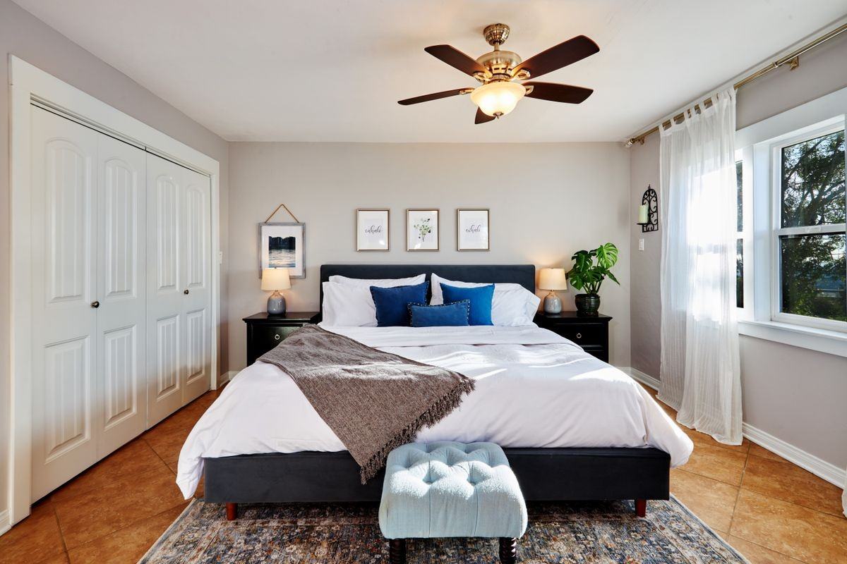 4350 Summit Dr - Photo 3 of 50