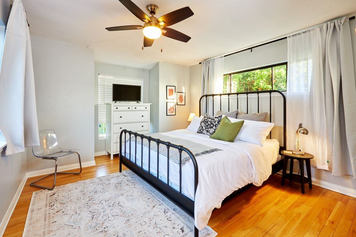 4350 Summit Dr - Photo 4 of 50