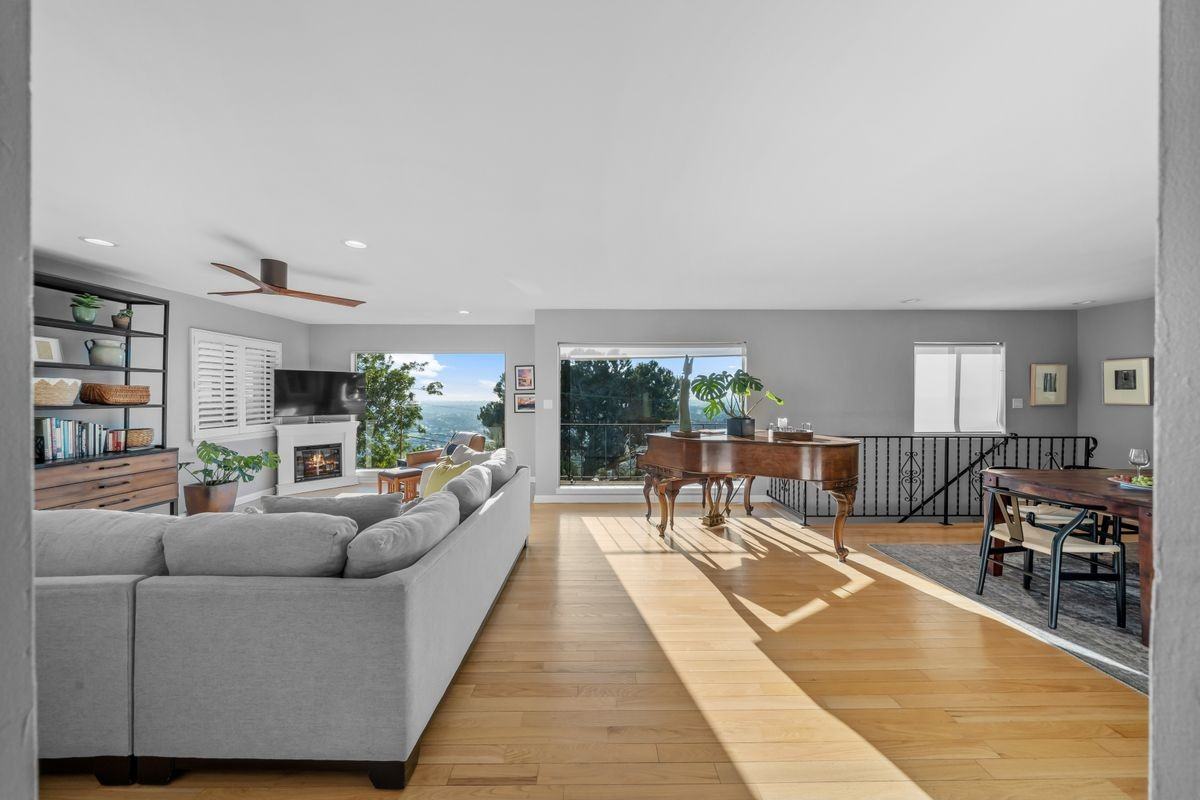 4350 Summit Dr - Photo 7 of 50