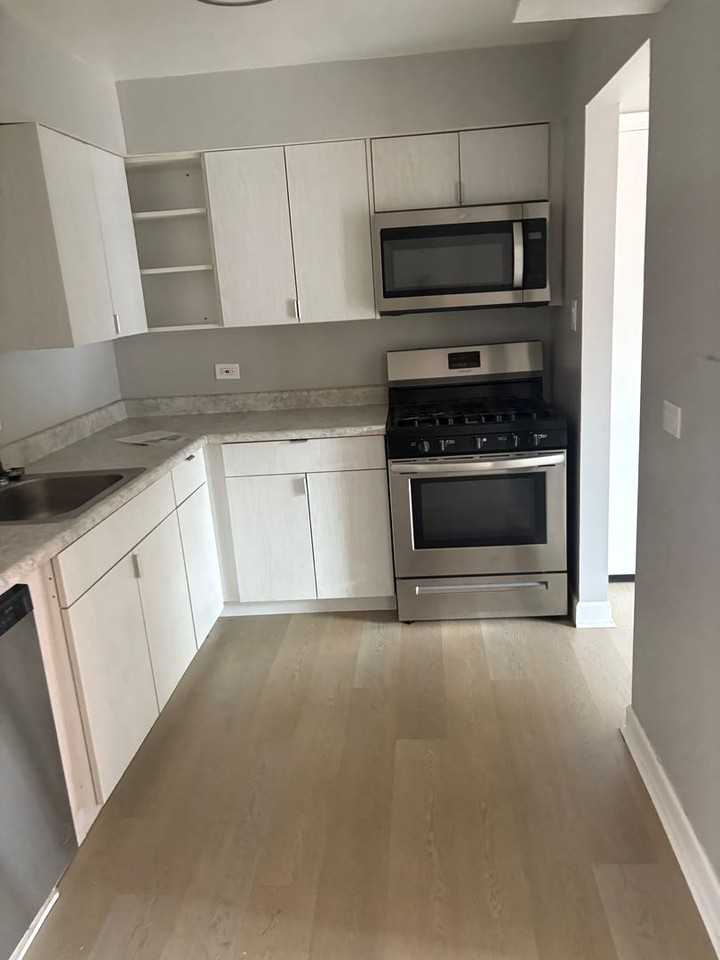 Crestline Villas Apartments - Photo 6 of 13