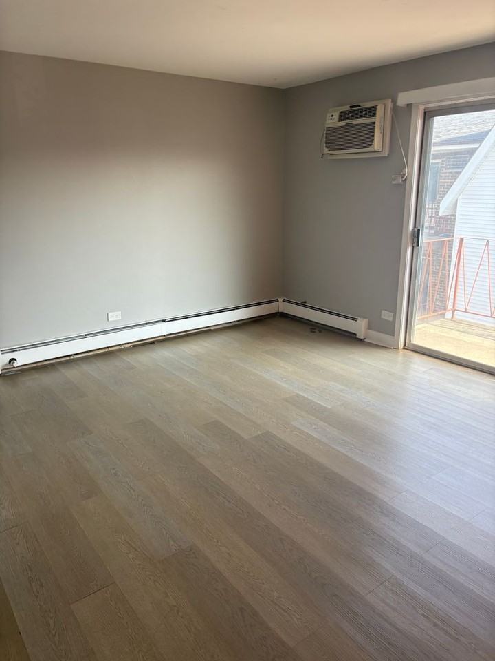 Crestline Villas Apartments - Photo 7 of 13