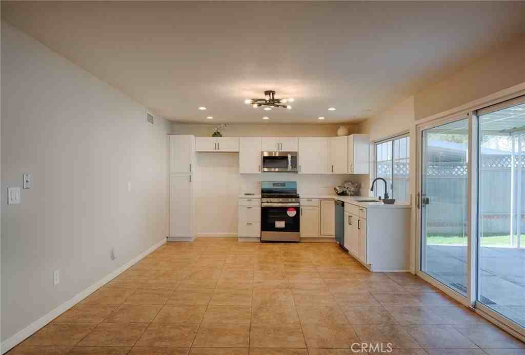 29433 Abelia Rd - Photo 3 of 5