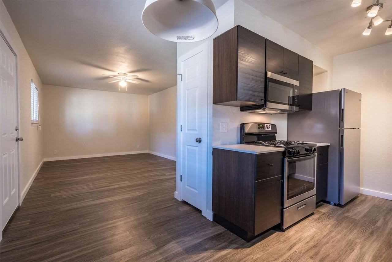 Gault St Apartments - Photo 4 of 12