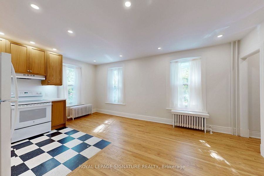 966 Dundas Street West #A - Photo 3 of 9